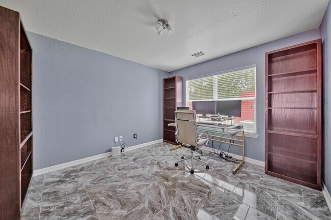Foto del edificio - 16110 Plattsmouth Ln