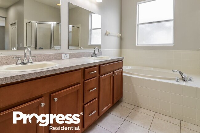 Foto del edificio - 7921 Moccasin Trail Dr