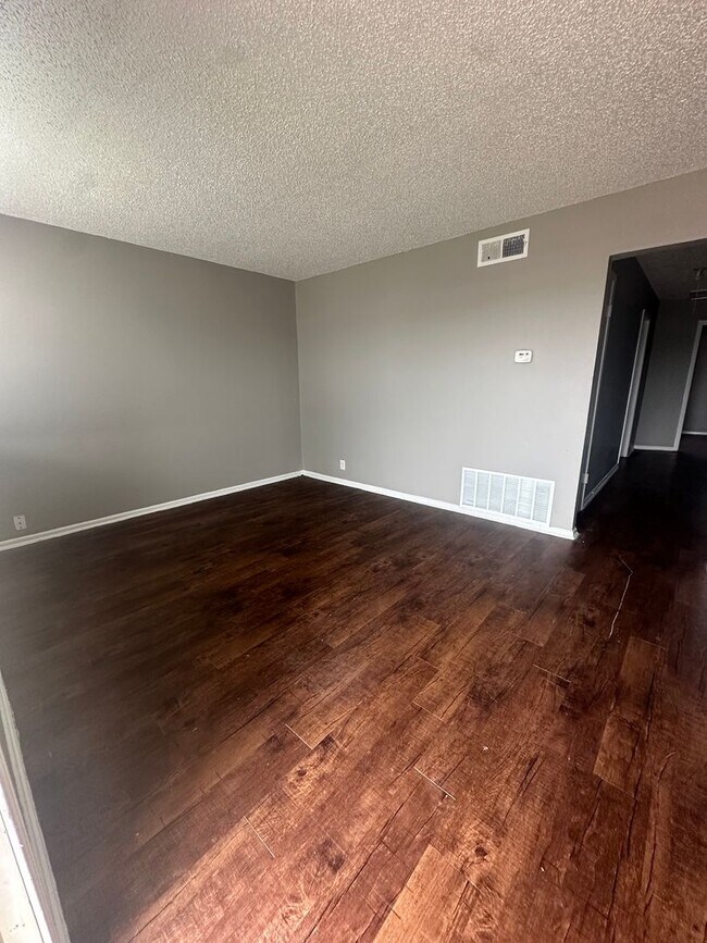 Foto del edificio - Brookview Duplex 6917