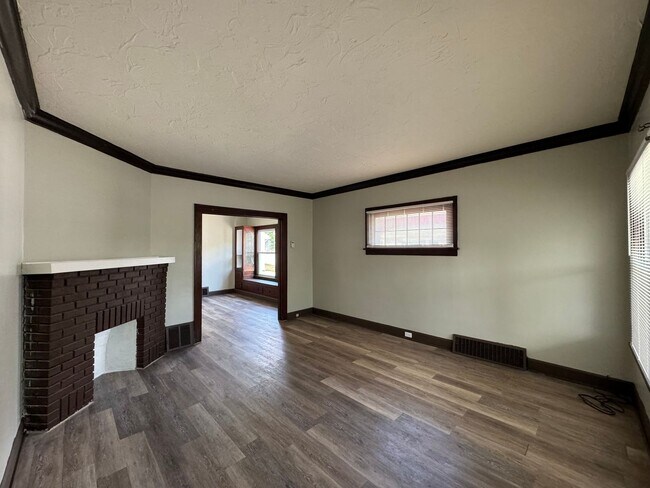 Building Photo - 4805-4809 Ardmore Avenue