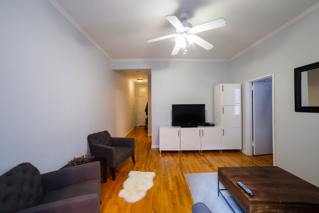Primary Photo - 102 W 80th St