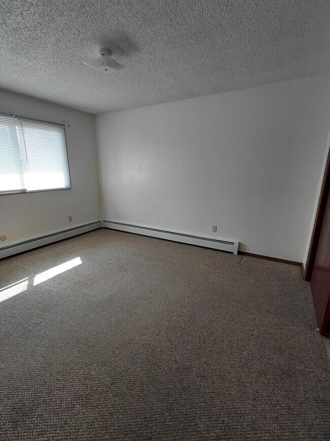 Dormitorio 1 - 1408 Taft Ave