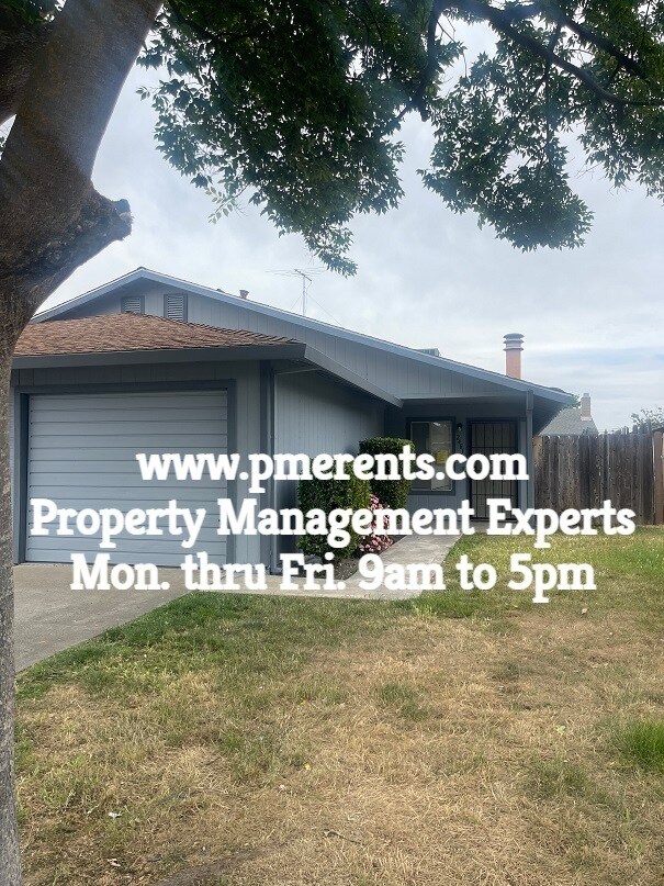 Primary Photo - Cute Duplex