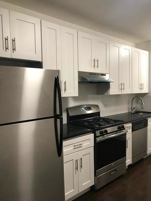 Foto principal - 110 E 89th St