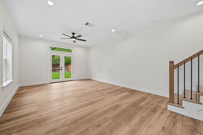 Foto del edificio - 8023 Easter St