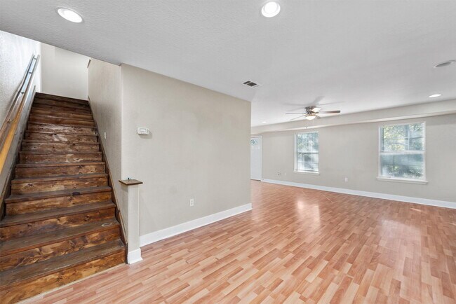 Foto del edificio - 1728 Connorvale Rd