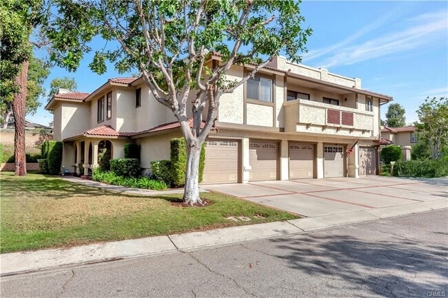 Building Photo - 25245 Tanoak Ln