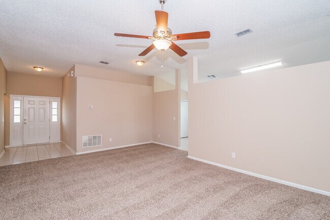 Building Photo - 1691 Northglen Cir