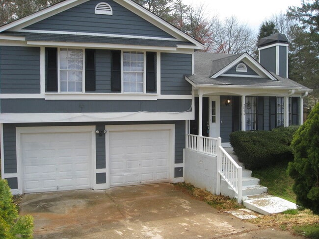 Building Photo - Awesome Split-Level In Kid-Friendly Neighb...