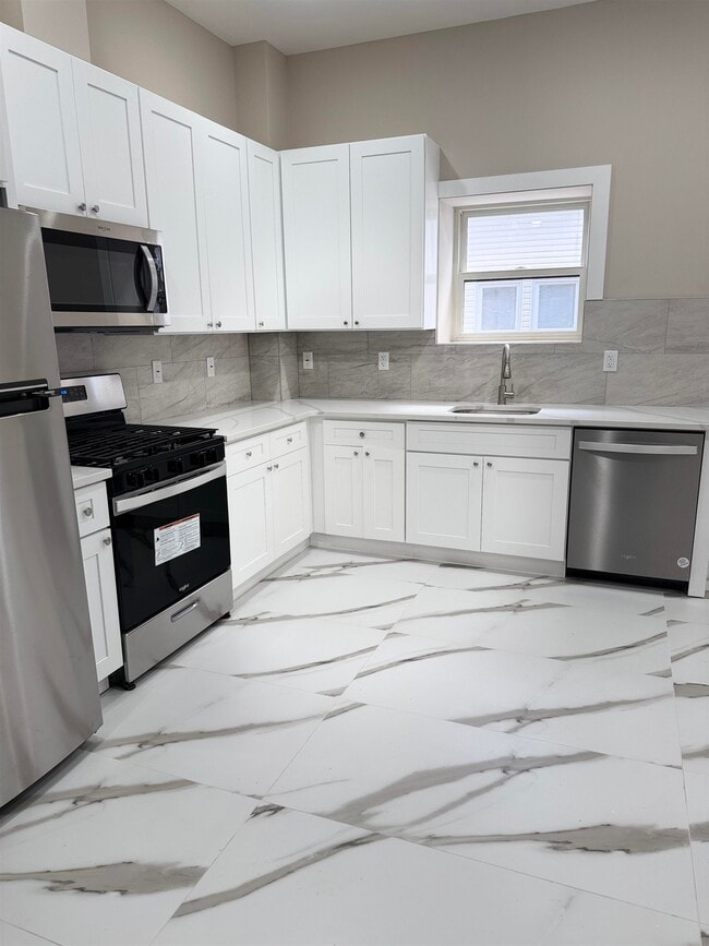 Building Photo - 213 ACADEMY St