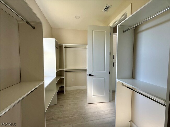 Foto del edificio - 106 NE 8th Pl