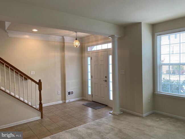 Building Photo - 42779 Hay Rd