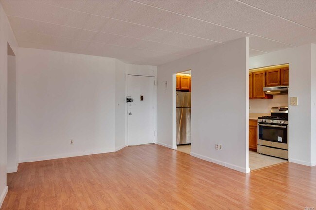 Foto del edificio - 136-75 37th Avenue
