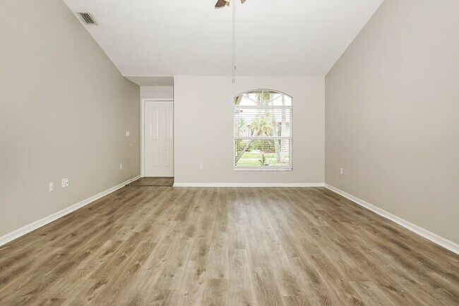 Foto del edificio - 5146 Old Ashwood Dr