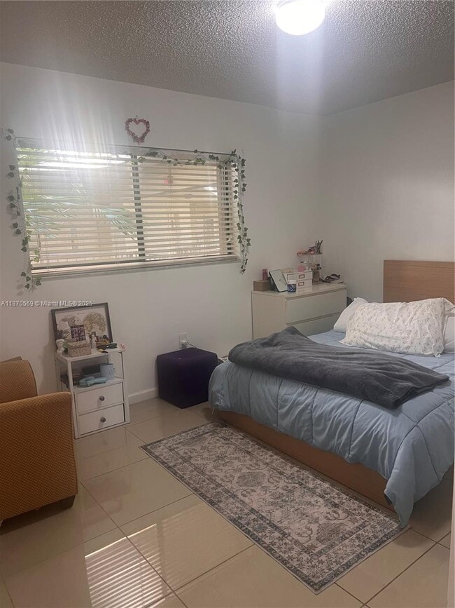 Foto del edificio - 8035 SW 107th Ave