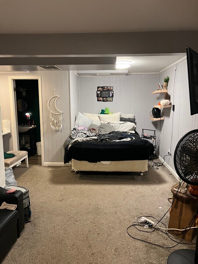 Sorry for the mess - 7 Donalds Ln