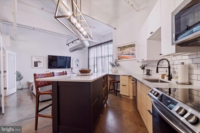 Building Photo - 444 N 4th St