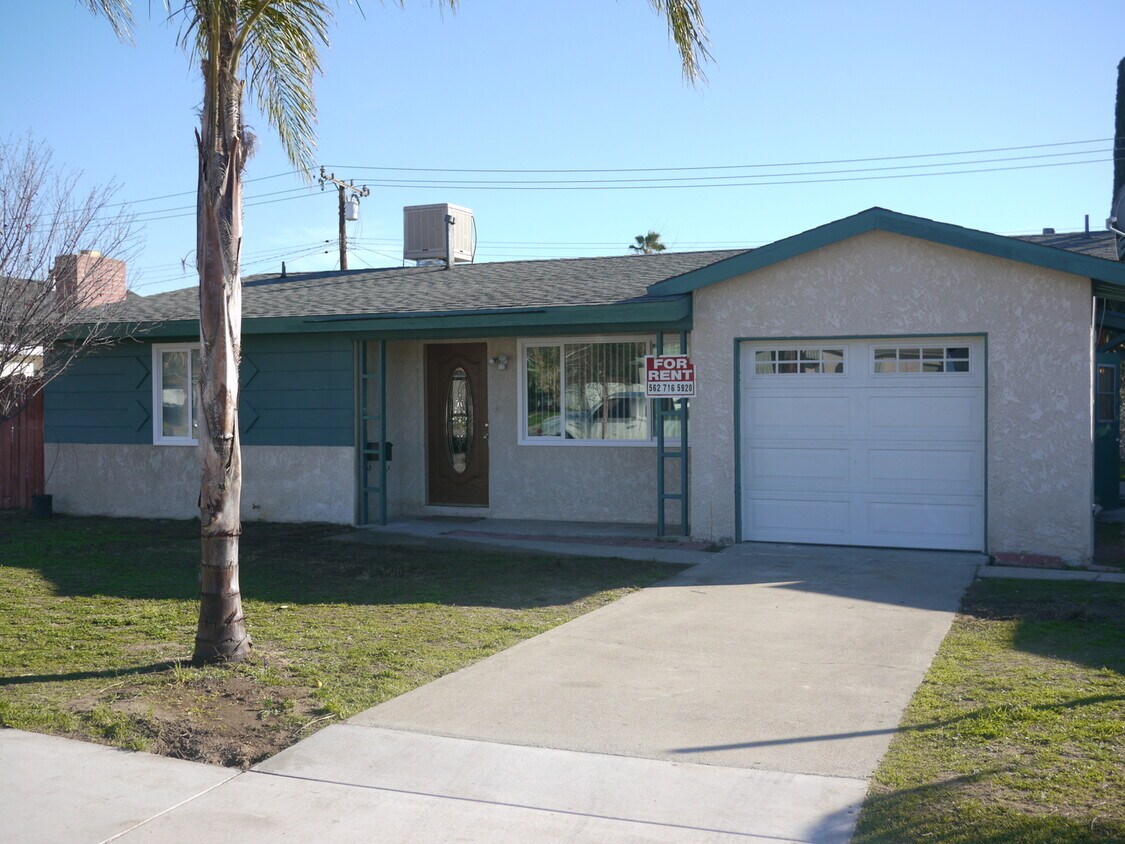 Foto principal - 1125 E Marshall Blvd
