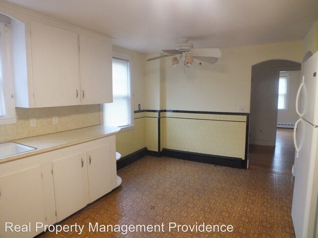Building Photo - 2 br, 1 bath House - 38 Anderson Ave.