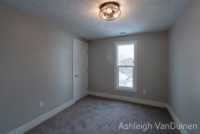 Bedroom 2 - 823 Crescent St NE