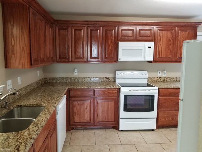 Building Photo - 1 br, 1 bath House - 413 W Dengar Ave