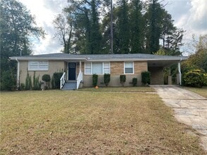 Building Photo - 2493 Miriam Ln