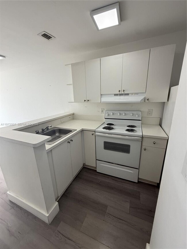 Building Photo - 821 SW 2nd St