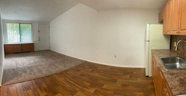 Foto del edificio - Spacious 1/1 in a great Tamarac location! ...