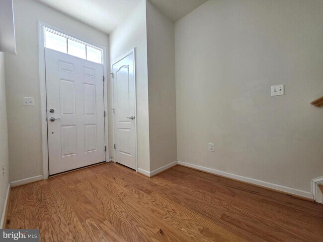 Building Photo - 12855 Clarksburg Square Rd