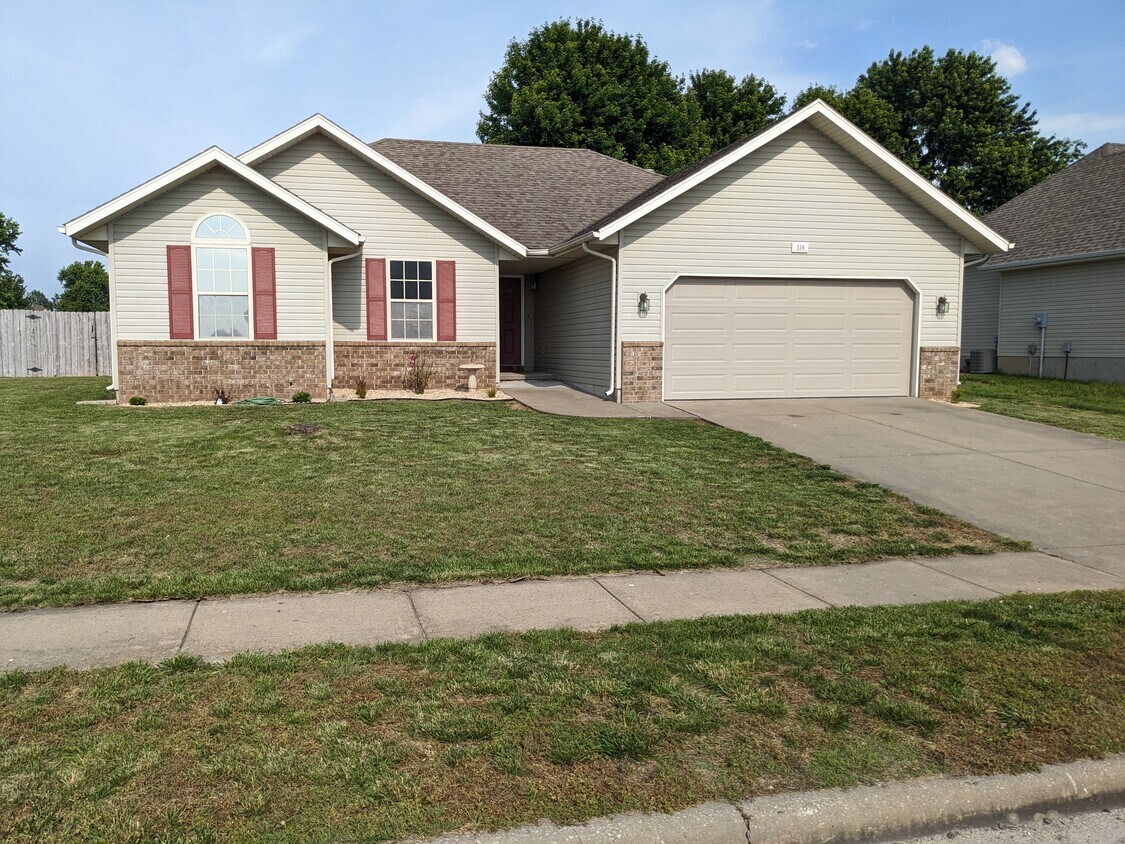 514 N Claremont Pl, Republic, MO 65738 House Rental in Republic, MO