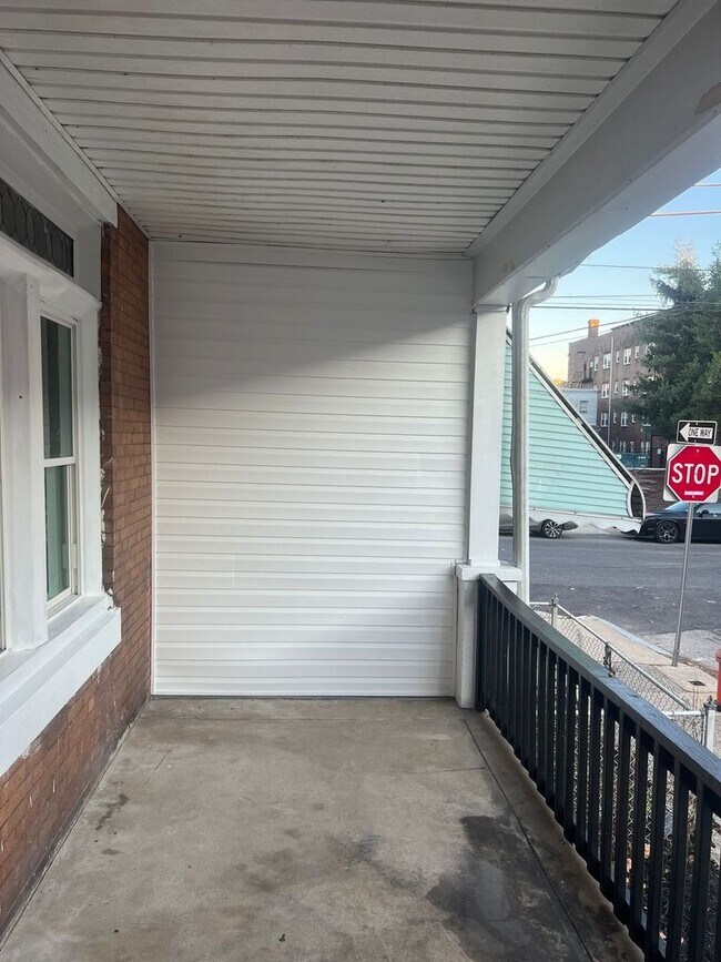 Building Photo - Big & Beautiful West Philadelphia Rental Home