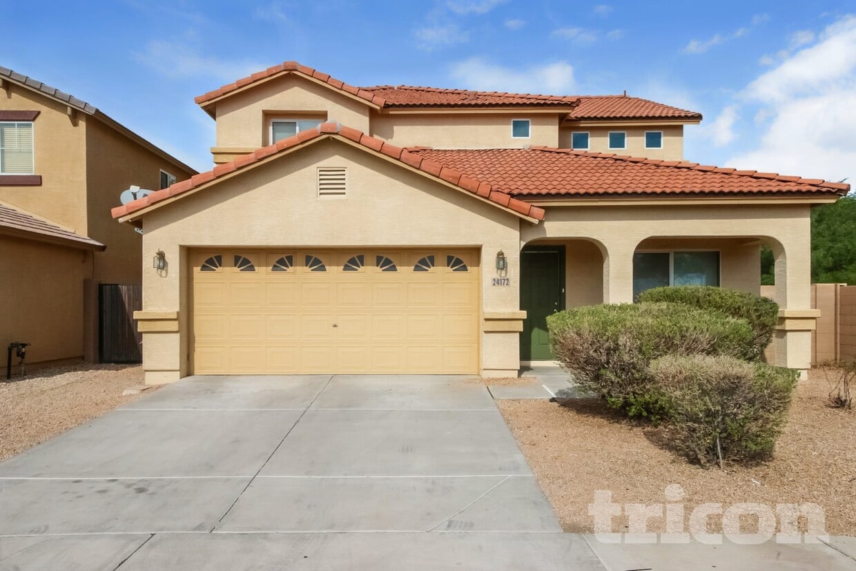 Foto principal - 24172 W Desert Bloom St