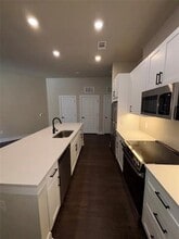 Building Photo - 111 Town Pl