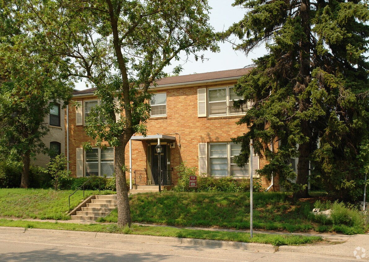 Building Photo - 812 W 35th St