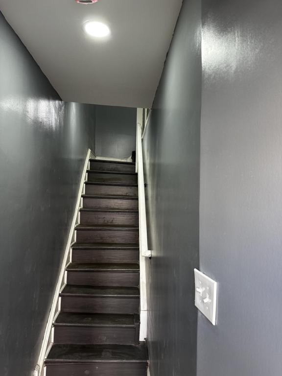 Foto del edificio - 5854 Crittenden St