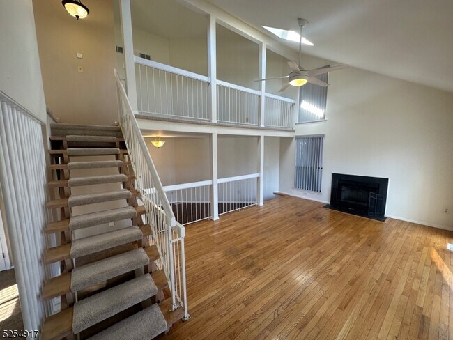 Building Photo - 4111 Bloomingdale Dr