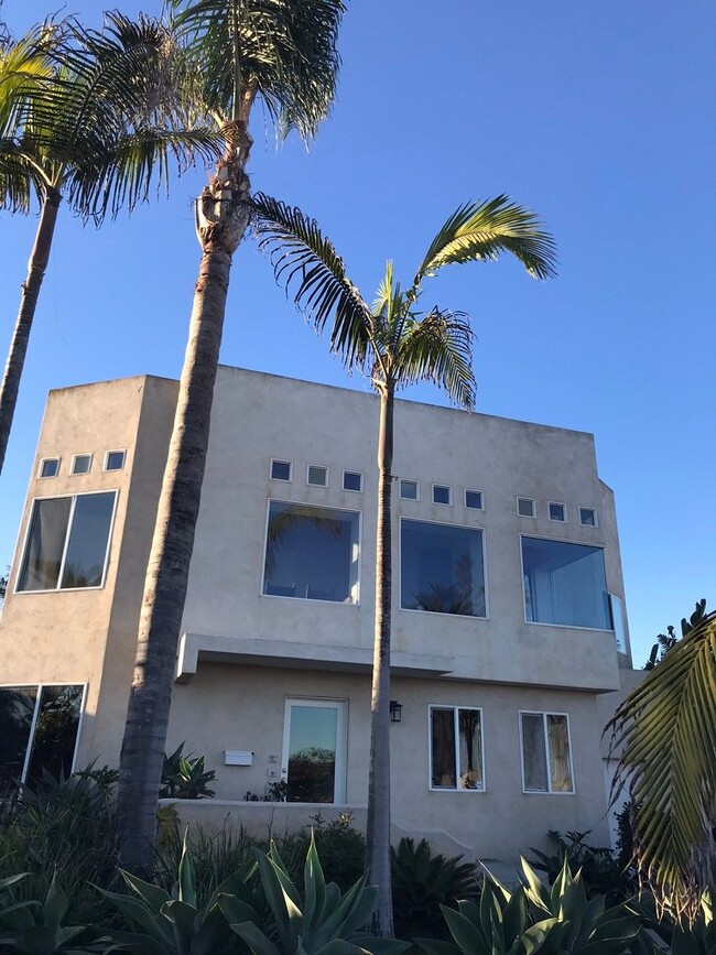 197 Carnation Ave