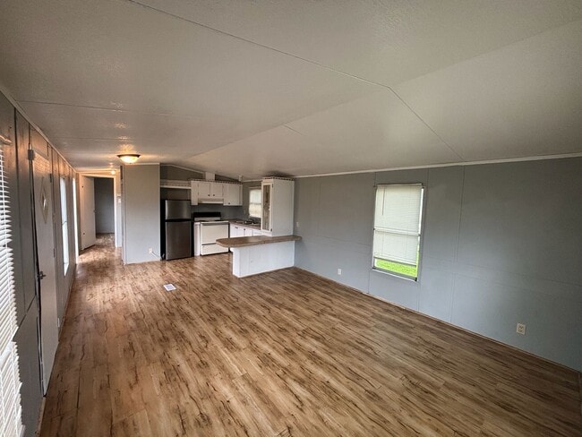 Building Photo - 310 N Gaillard St