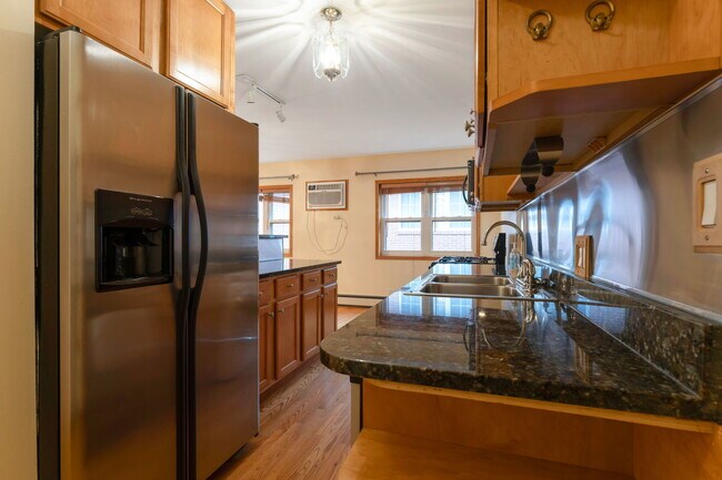 Foto del edificio - 313 Elgin Ave