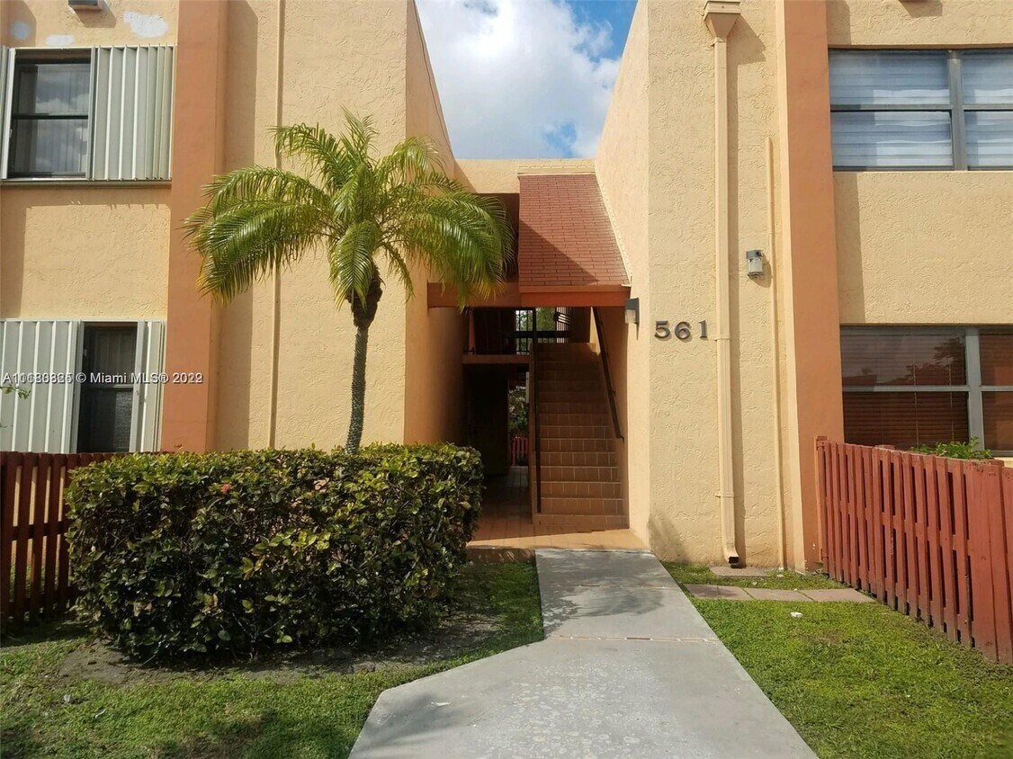 Primary Photo - 561 NW 107th Ave