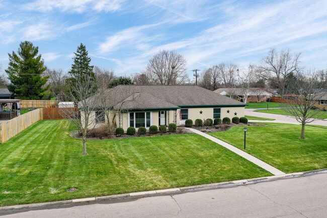 Foto del edificio - 5211 Oakbrooke Dr