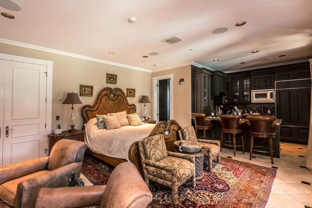 Foto principal - 6939 E Hummingbird Ln
