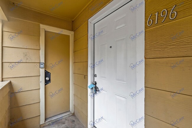 Building Photo - Cute 2/1 Unit in Fort Worth! **Move-in Spe...
