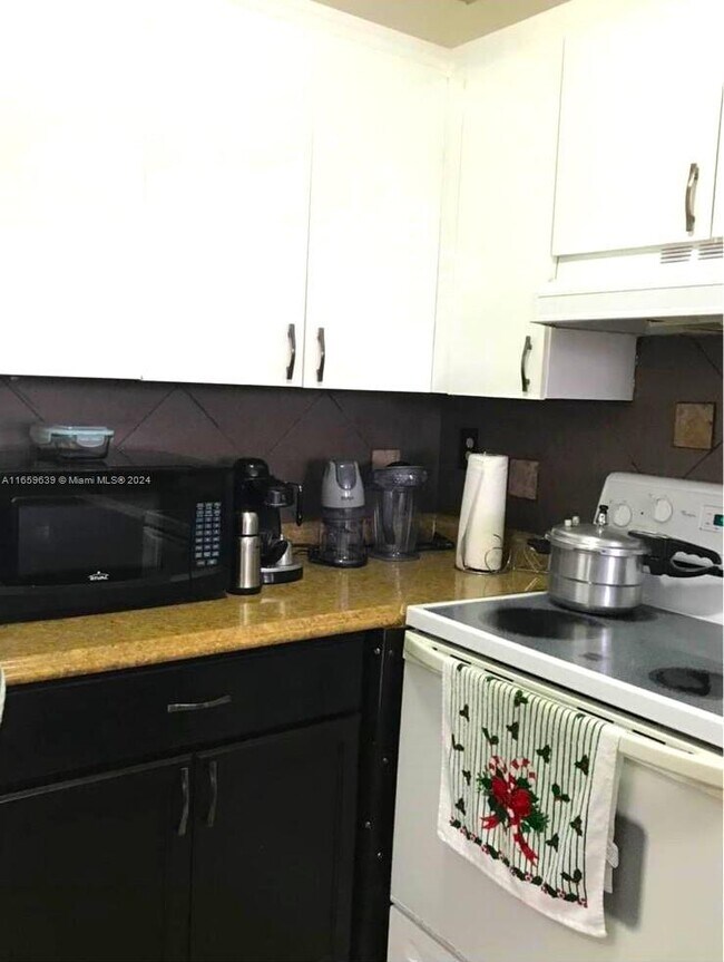 Foto del edificio - 8075 NW 7th St