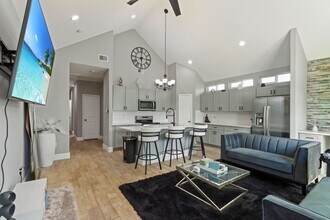 Building Photo - 5607 Bacher St