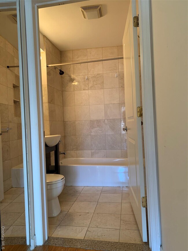 Foto del edificio - 82-65 116th St