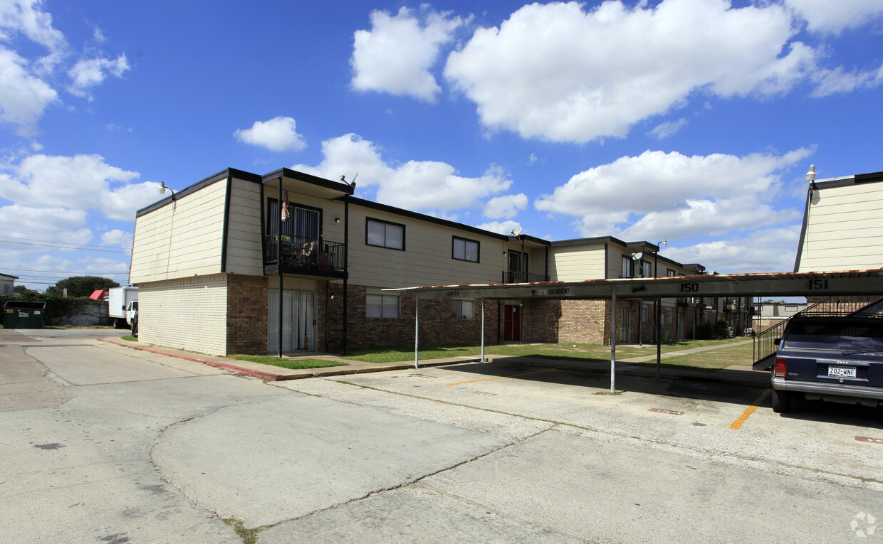 Apartamentos con patio - Courtyard Apartments