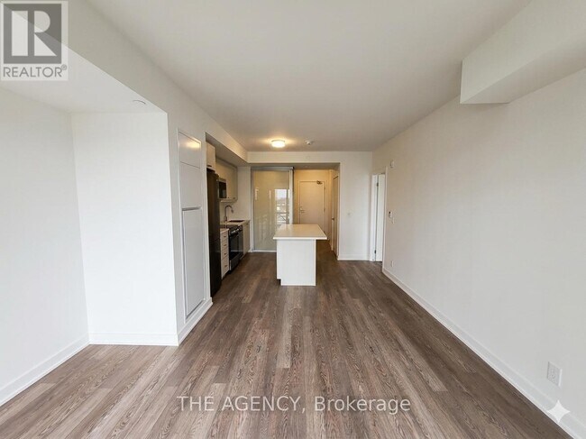 Photo du bâtiment - 51 Clarington Blvd