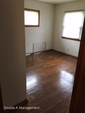 Foto del edificio - 2 br, 1 bath Apartment - 141-143 Western Ave