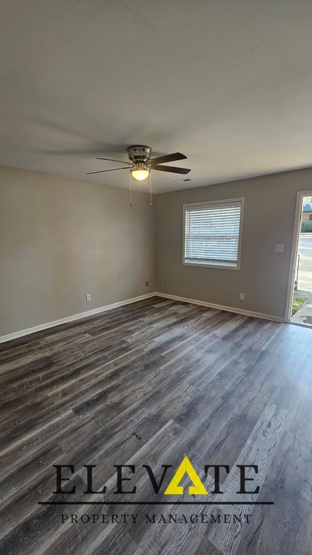 Interior Photo - Strawberry Commons